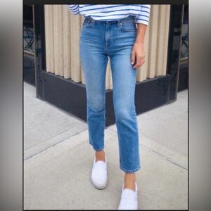 AYR Yes Yes Yes Straight Leg Crop in Comfort Wash